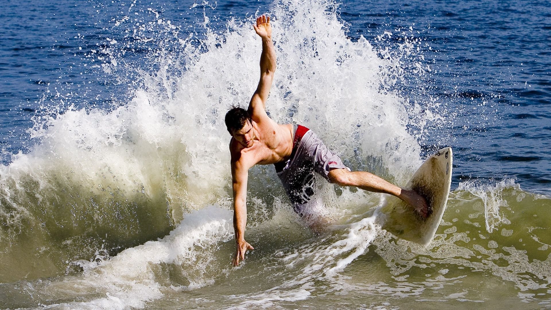 “胡利安·门德斯:阿根廷美洲狮队的无畏战士,未来成就不可限量”