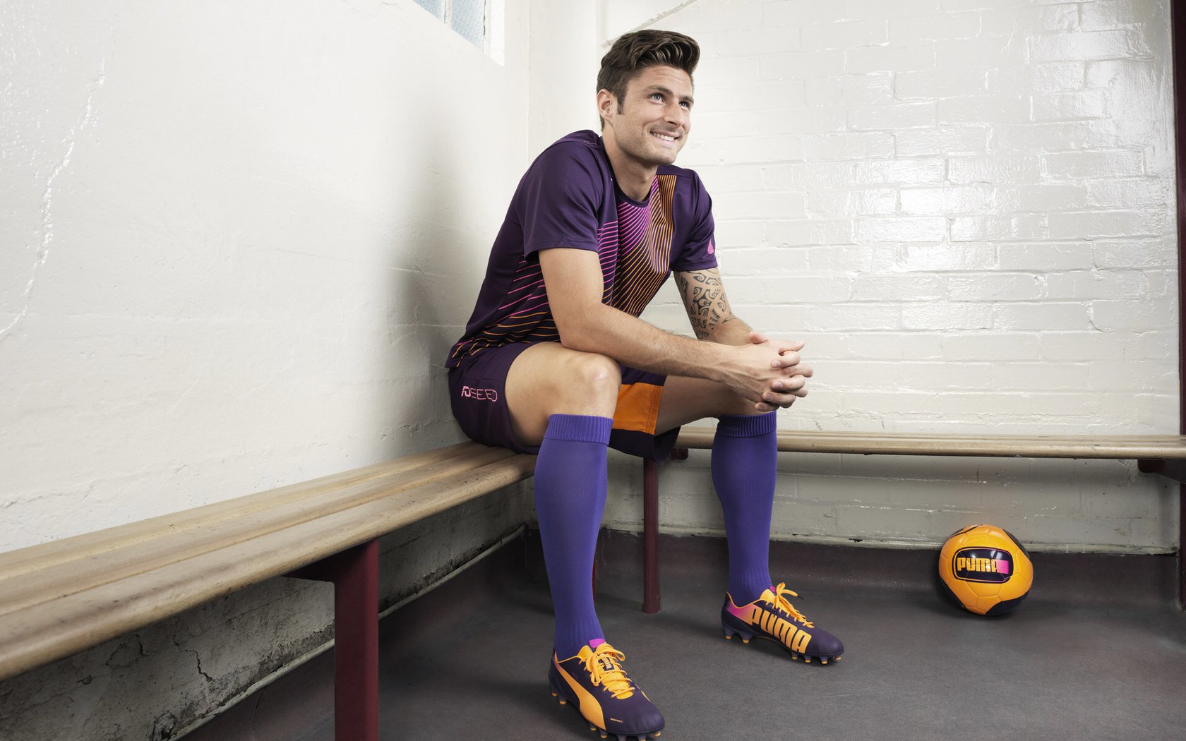 伯科夫稳扎稳打掌控比赛节奏，伯日涅科夫