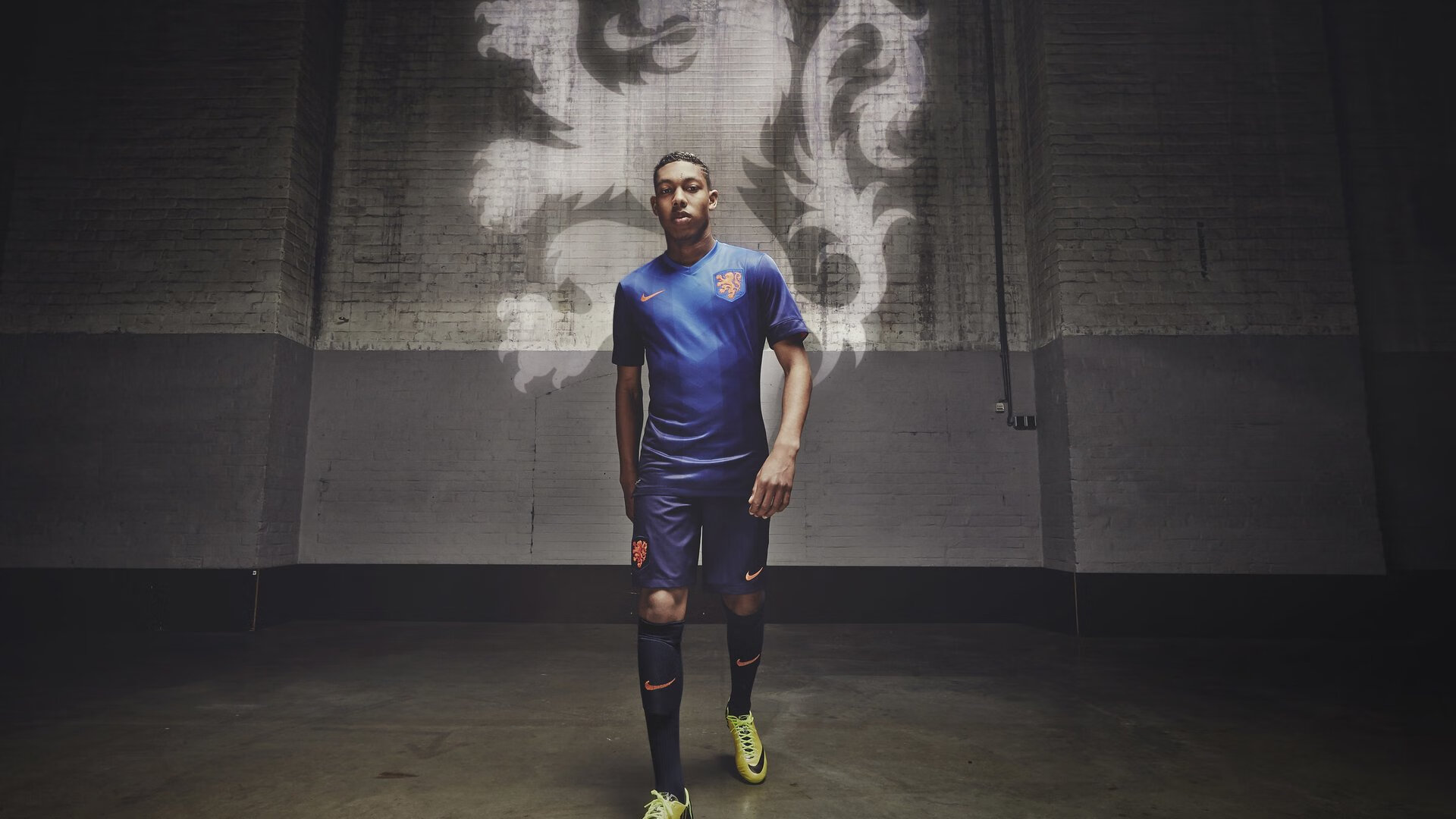 -全景高空绳索穿越赛，极速体验天空之巅，高空绳网探险拓展项目